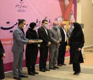 تجلیل از نایب رییس هیات موتورسواری و اتومبیلرانی استان گیلان در همایش بزرگداشت هفته تربیت بدنی و ورزش