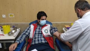 بیش از ۹۰ عضو داوطلب و کارکنان جمعیت هلال احمر استان در طرح قرار مهربانی “اهدای خون” مشارکت کردند