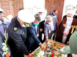 ادای احترام فرماندار رشت و مسئولین استانی به مزار سردار جنگل