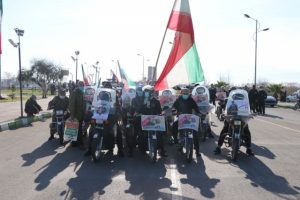 رژه خودرویی و موتوری در سطح شهر لنگرود که به مناسبت ۲۲ بهمن ماه