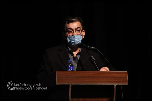 جامعه بدون شعر تهی است / ماندگاری آرمانها به واسطه شعر