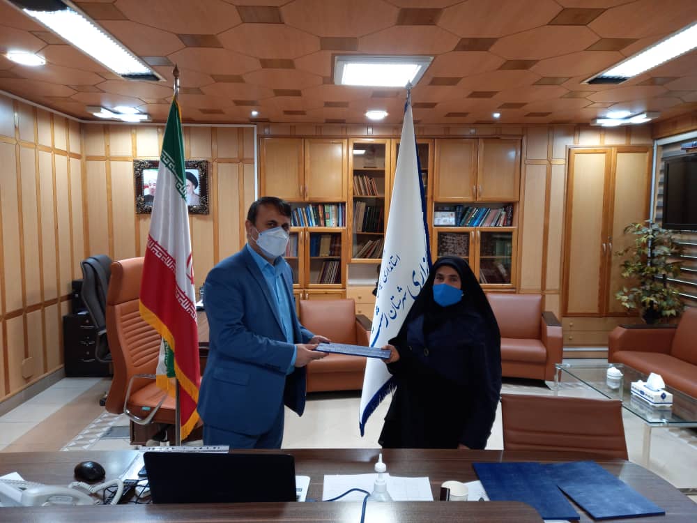 تجلیل فرماندار رشت از فعالین نمونه زراعت چوب شهرستان