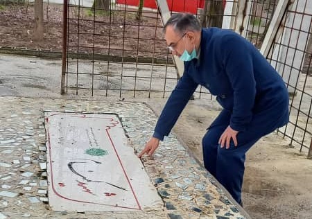 تجدید میثاق محمدحسین کارگرنیا با شهدای گمنام پیش از ثبت نام در انتخابات ششمین دوره شورای اسلامی کلانشهر رشت