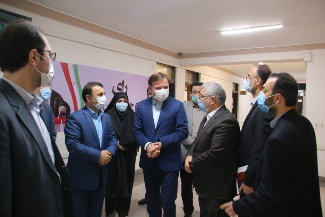 بازدید استاندار گیلان از ستاد انتخابات رشت / تأکید بر فراهمسازی زمینه تحقق مشارکت حداکثری مردم در انتخابات