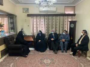 دیدار جمعی از اعضای شورا و مدیران شهرداری رشت با خانواده معظم شهید «پاک نژاد»