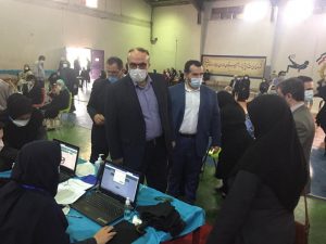 مدیر حراست دانشگاه علوم پزشکی گیلان از پایگاه های واکسیناسیون کووید-١٩ در سالن ورزشی ملوان و ٨ دی رشت، بازدید کرد