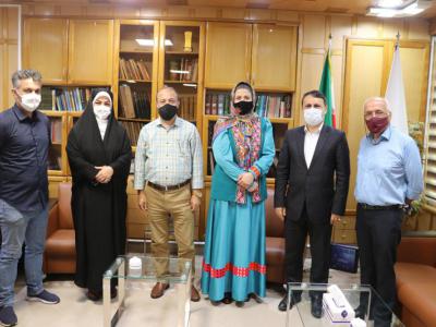 لزوم انتقال نشاط اجتماعی با زبان هنر/ بانوان نقش ارزنده ای در توسعه و پویایی جامعه دارند