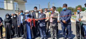 در مراسم افتتاح ۶ پروژه شهرداری کومله در هفته دولت؛ امام جمعه بخش کومله لقب ” قهرمان مدیریت شهری” را به شهردار کومله داد