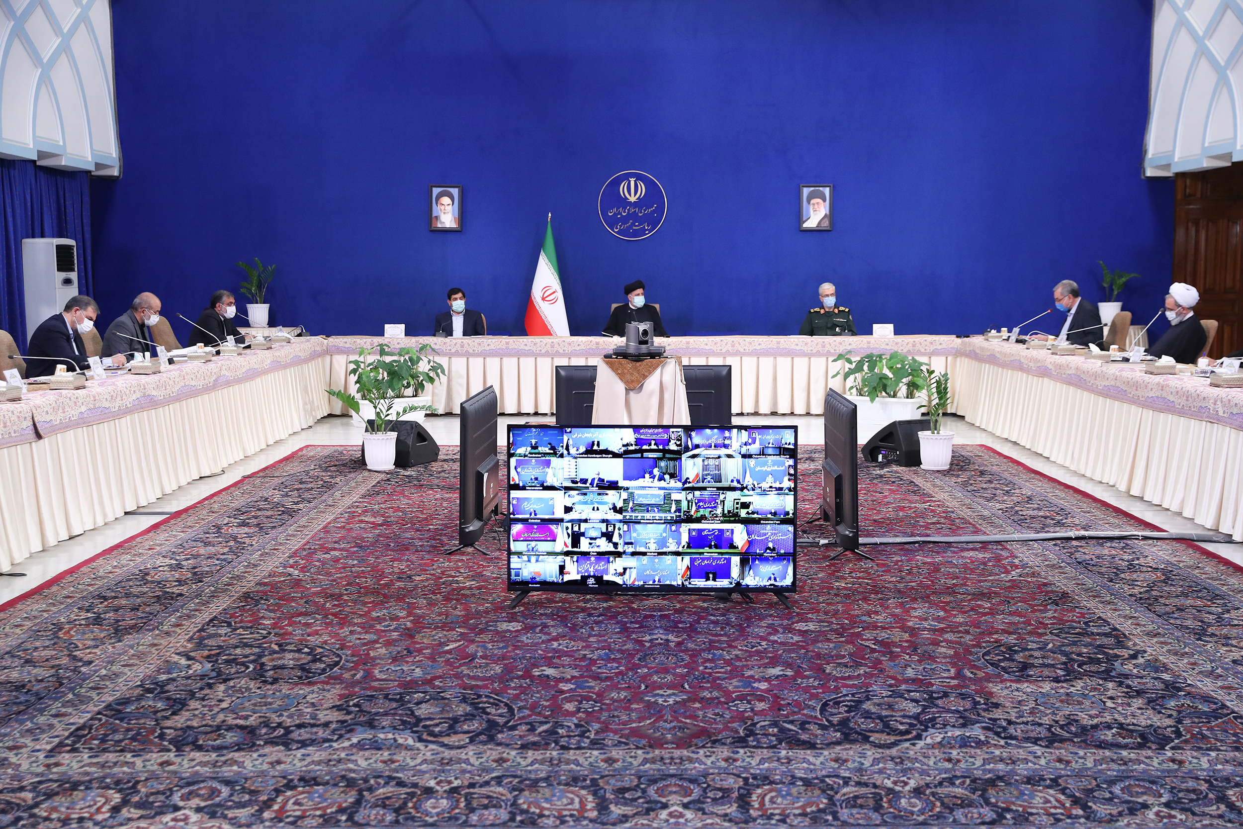 شتاب در واکسیناسیون دانش آموزان ضروری است/ واکسیناسیون زیر دوازده ساله‌ها پس از قطعیت علمی انجام شود