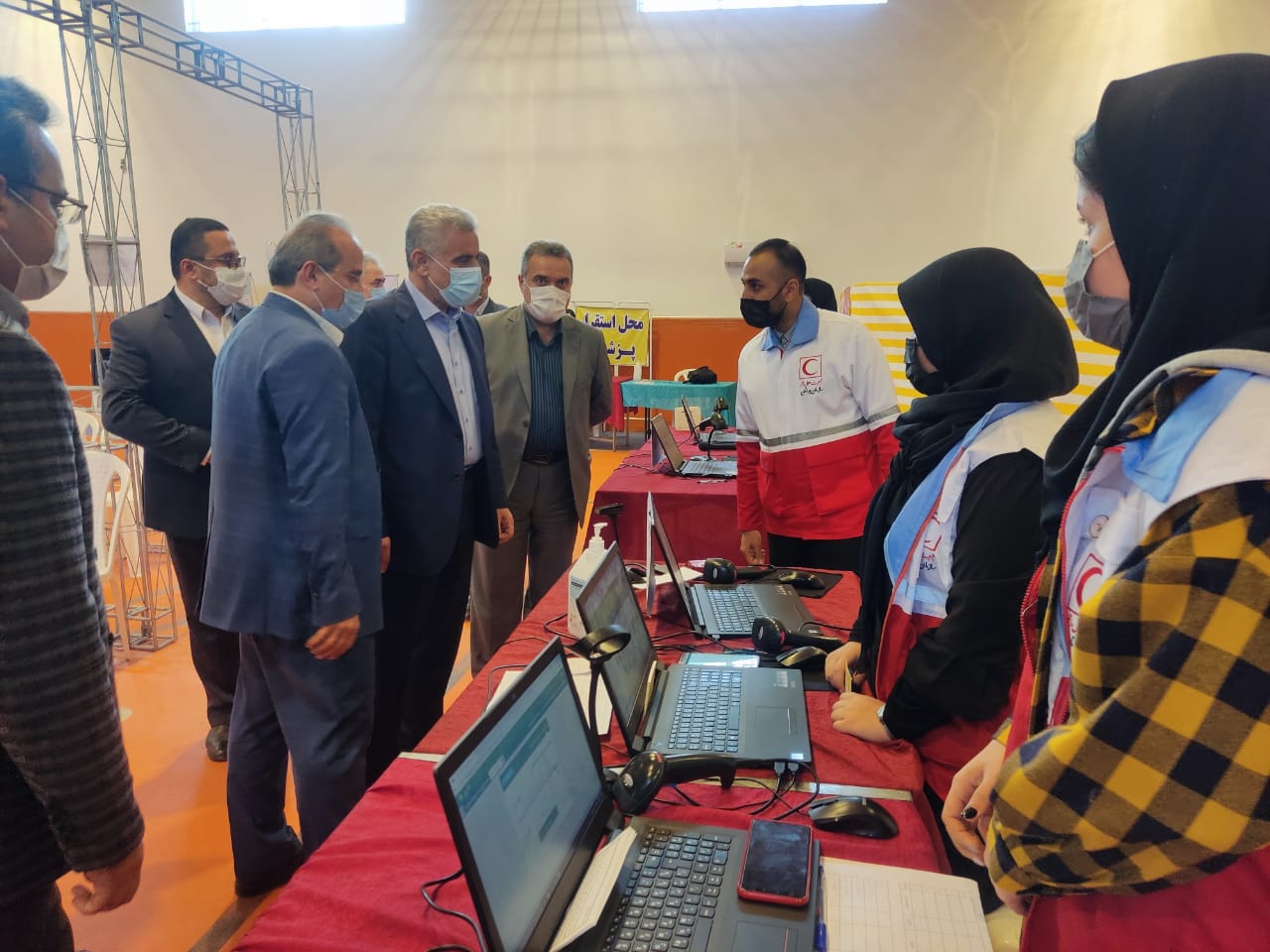 استاندار گیلان از طرح‌های توسعه بهداشت و درمان و مراکز واکسیناسیون استان بازدید کرد