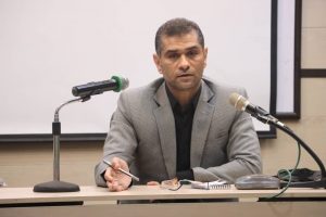 تجهیز ماشین آلات سنگین شهرداری به تیغه های جدید برف روبی