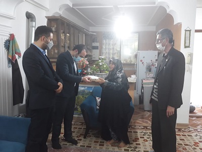 دیدار سرپرست اداره مخابرات شهرستان رودسر با خانواده شهید قبادی کمنی