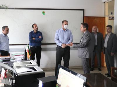 بازدید سرزده فرماندار رشت از سطح ادارات شهر رشت