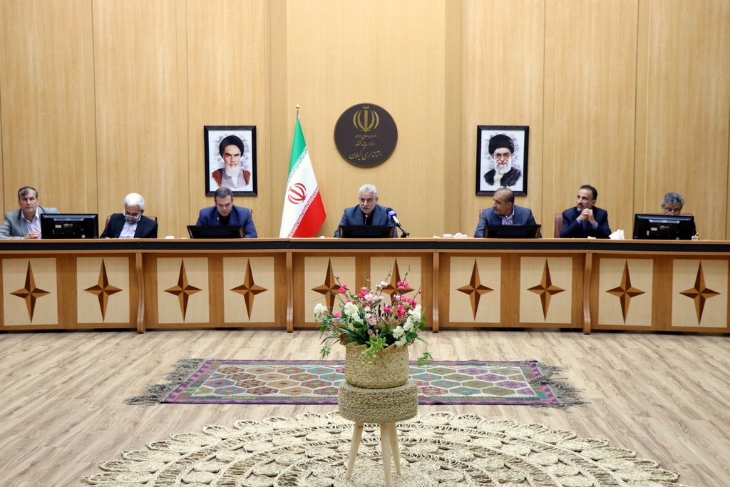 استاندار در نشست بررسی مشکلات استان با حضور رئیس و اعضای کمیسیون کشاورزی مجلس شورای اسلامی بیان داشت:  صیانت از عرصه‌های جنگلی بر اساس طرح‌های علمی و کارشناسی / مصرانه در مقابل تغییر کاربری اراضی، ایستاده‌ام