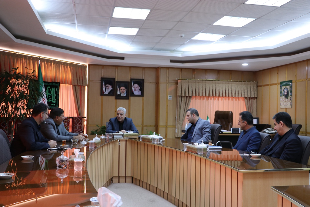 استاندارگیلان در دیدار معاون شرکت تولید ، انتقال و توزیع نیروی برق ایران: همراهی مردم در تامین برق پایدار موثر است/ فرهنگ مصرف بهینه در جامعه نهادینه شود