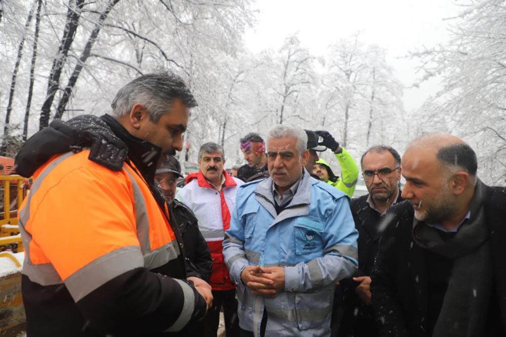 به منظور پیشگیری و مقابله با بحران ناشی از بارش برف صورت گرفت: بازدید میدانی استاندار گیلان از مناطق کوهستانی پوشیده از برف رضوانشهر و تالش