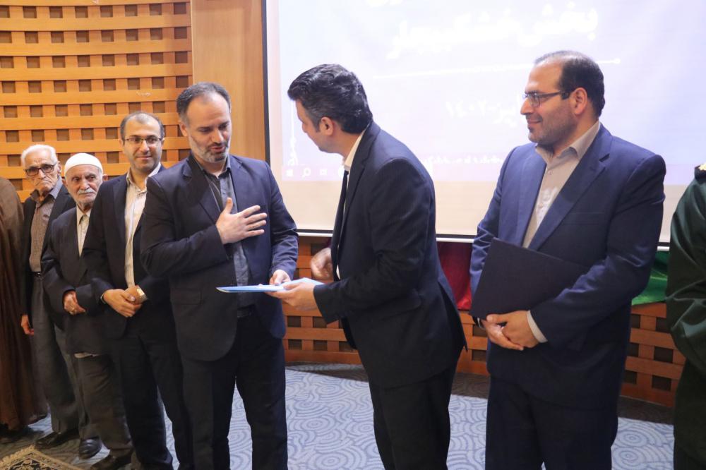 با حضور معاون برنامه ریزی و توسعه فرمانداری رشت، برگزار شد: آیین تکریم و معارفه سرپرست جدید بخشداری خشکبیجار