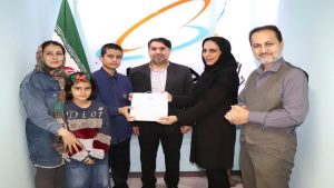 دانش آموز رشتی، برنده جایزه قرعه کشی سیمکارت دانش آموزی همراه اول شد