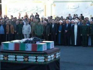 حضور استاندار گیلان و سرپرست فرمانداری رشت در مراسم تشییع پیکر مطهر ۲ شهید گمنام در رشت