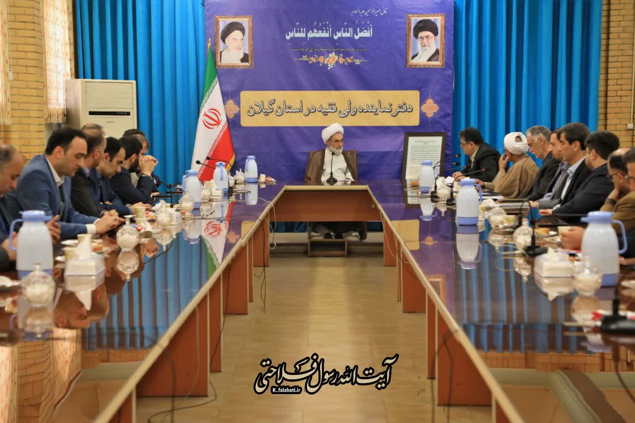آیت الله فلاحتی در دیدار با مدیرکل و مدیران بنیاد مسکن انقلاب اسلامی استان: “بنیاد مسکن” برآمده از دل انقلاب و افکار امام خمینی(ره) است