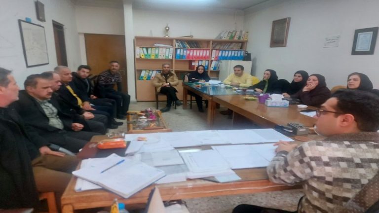 نشست هم اندیشی رئیس اداره مخابرات شهرستان لاهیجان با کارکنان