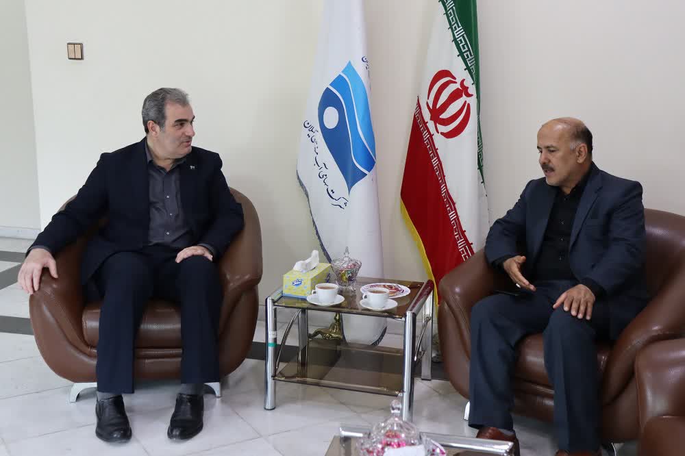 در نخستین روزهای آغاز به کار مجلس دوازدهم انجام شد:  دیدار نماینده شهرستان های لاهیجان و سیاهکل در مجلس شورای اسلامی با مدیرعامل آب گیلان