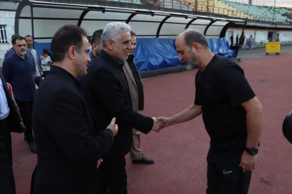 دیدار صمیمی استاندار گیلان با اعضای تیم فوتبال سپیدرود رشت