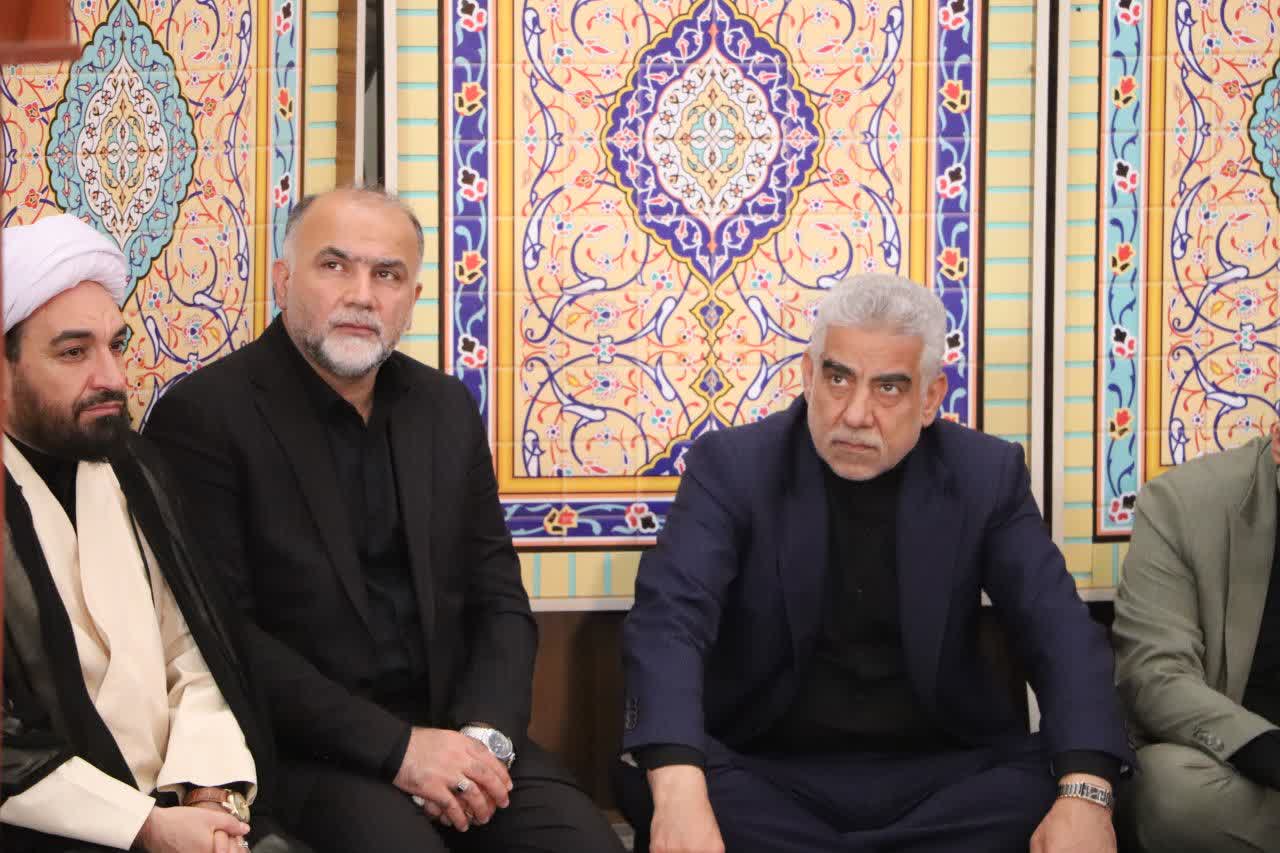 حضور استاندار گیلان و فرماندار شهرستان رشت، در حرم مطهر (فاطمه اخری)