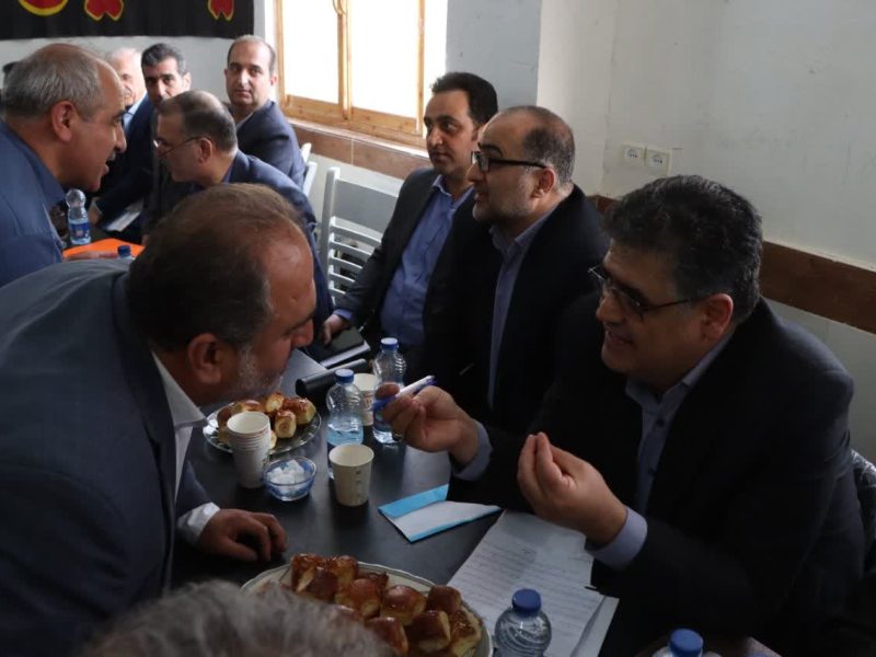حضور مدیرکل بنیاد مسکن انقلاب اسلامی گیلان در میز خدمت روستای تطف رود الیان