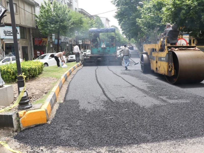 آغاز عملیات آسفالت سال ۱۴۰۴ در شهر لاهیجان