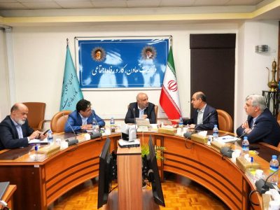 در نشست استاندار گیلان با وزیر تعاون، کار و رفاه اجتماعی مطرح شد: مشکلات کارخانه چوکا و دخانیات گیلان در کارگروهی ویژه بررسی می شود