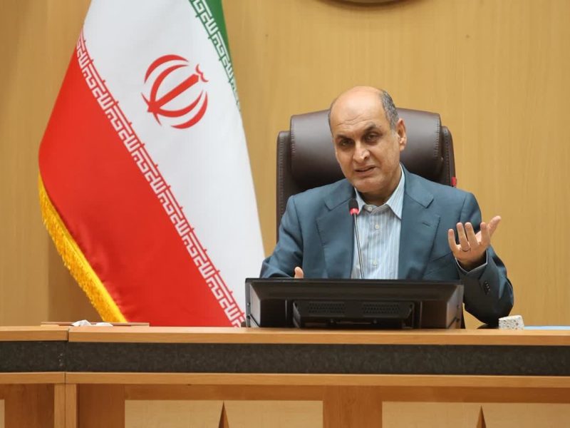 استاندار گیلان خبر داد:  تعطیلی مدارس و دانشگاه‌ها و تأخیر در آغاز به‌کار ادارات رشت
