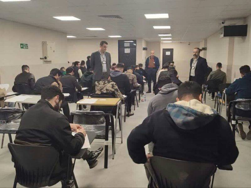 در توزیع برق گیلان برگزار شد: آزمون کتبی بکارگیری نیروی برقکار و نگهبان