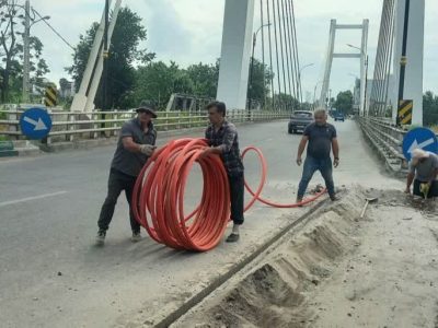 آغاز عملیات تغییر مسیر فیبر ارتباطی در محدودهٔ پل شهدای گمنام شهر آستانه اشرفیه
