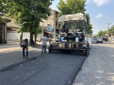 به همت شهرداری لاهیجان صورت گرفت:  روکش آسفالت خیابان رسالت